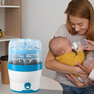 Maman vraiment joyeux avec son enfant